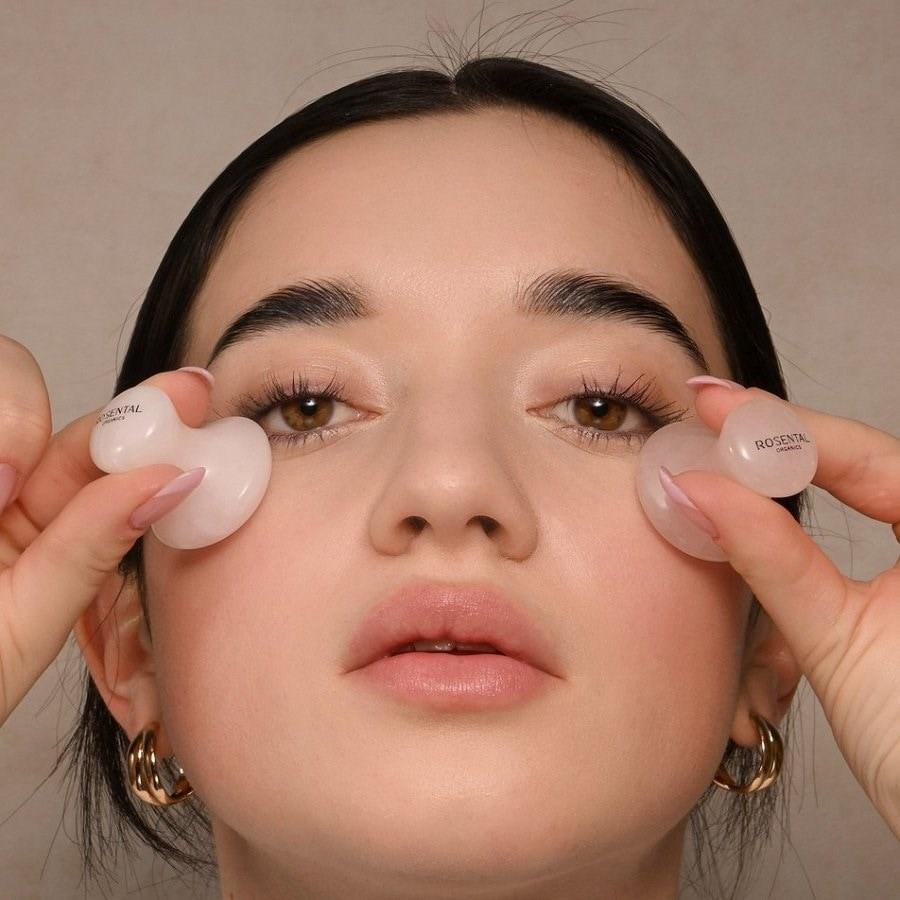 Massage Tools Eye Flowies Rose Quartz for Natural Lifting von Rosental Organics Sonderangebot