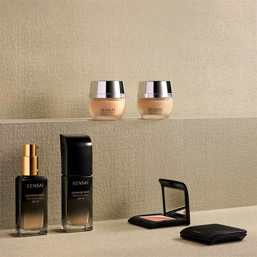 Foundations Glowing Base SPF 10 von SENSAI Neueste Mode