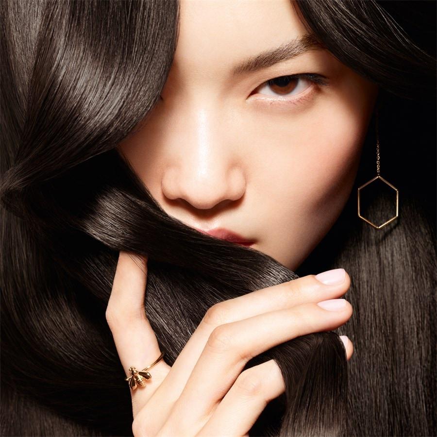 Abeille Royale Scalp & Hair Care Brush von GUERLAIN Cyber Monday
