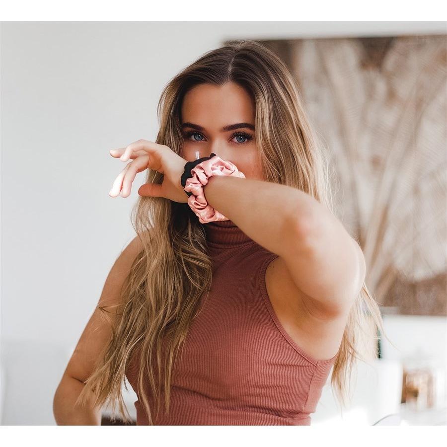 Haargummis & Scrunchies Original Seiden Scrunchie von Bellody Große Rabatte