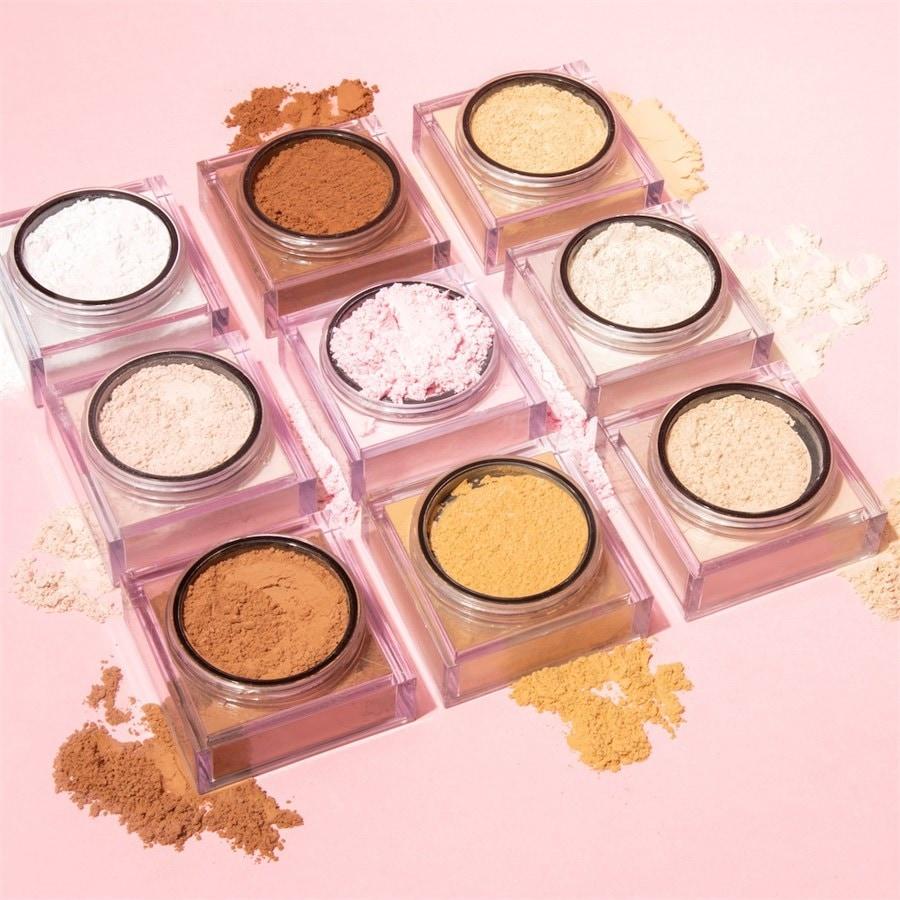 Huda Beauty Easy Bake Powder Räumungsverkauf