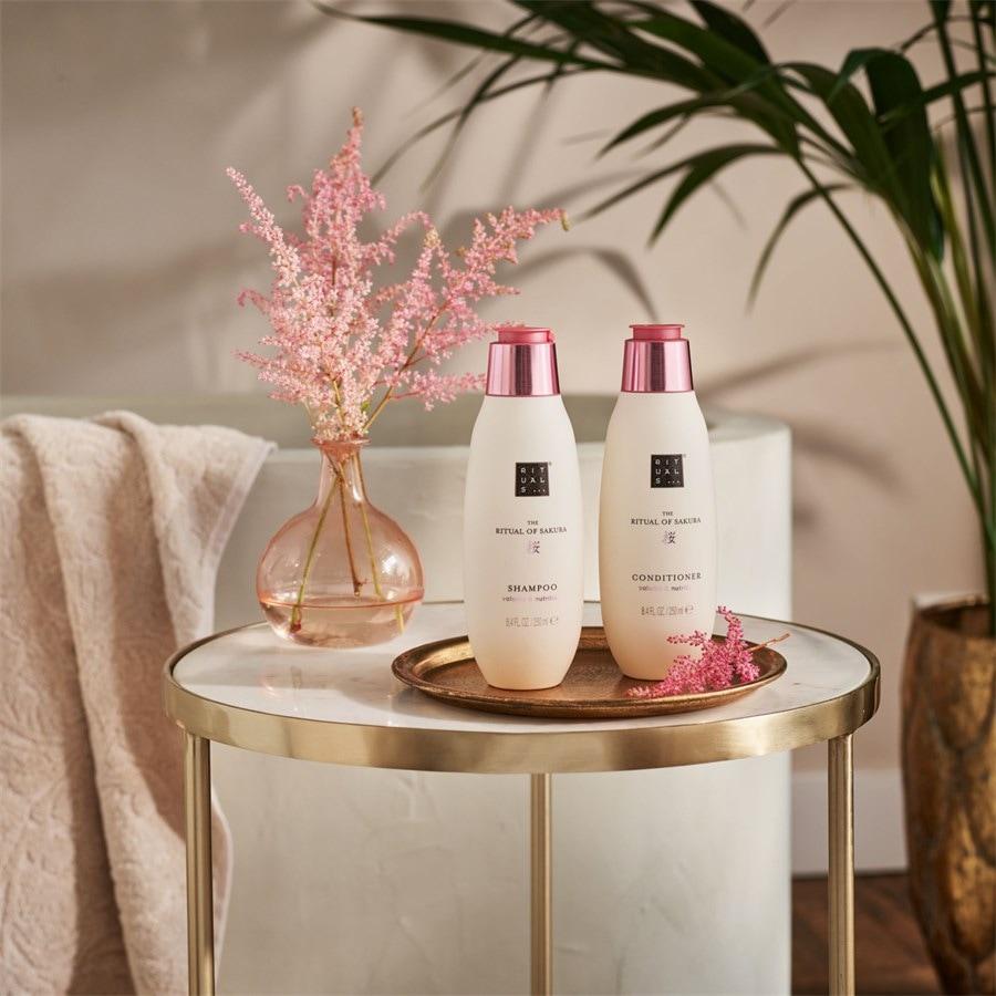 The Ritual Of Sakura Hair Care Value Pack 2023 von RITUALS Online Shopping