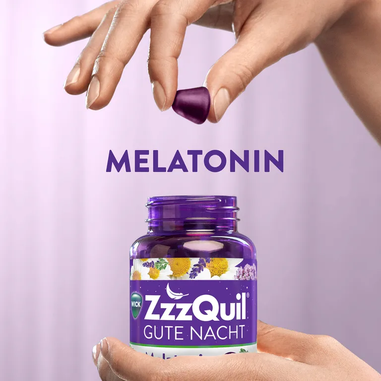 shopapotheke WICK ZzzQuil® Gute Nacht Einschlafhilfe* mit Melatonin Waldfrucht Fabrikverkauf