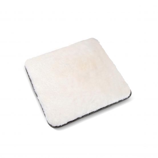 shopapotheke fellhof Stuhlauflage ABS 40 x 40 cm aus 100% Lammfell mit Antirutschnoppen